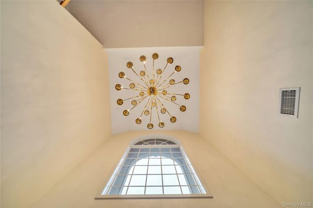 25 Charnwood Drive, Suffern, NY 10901