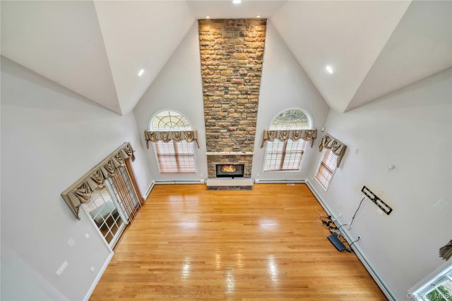 25 Charnwood Drive, Suffern, NY 10901