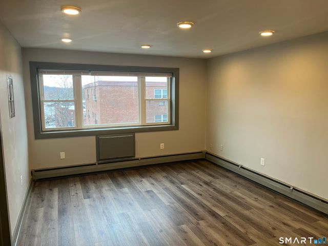 32 Cook Avenue 305, Meriden, CT 06451