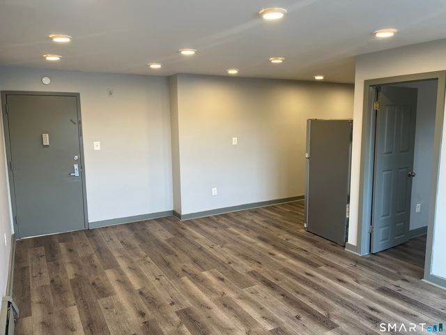 32 Cook Avenue 305, Meriden, CT 06451