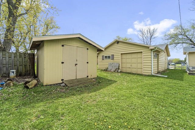 W229S8610 Big Bend DRIVE, Big Bend, WI 53103