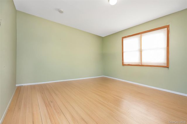 8 Alexander Avenue, Farmingdale, NY 11735