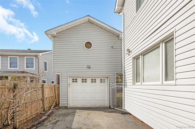 8 Alexander Avenue, Farmingdale, NY 11735