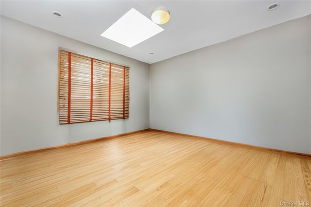 8 Alexander Avenue, Farmingdale, NY 11735