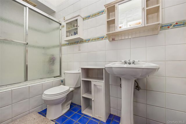 8 Alexander Avenue, Farmingdale, NY 11735