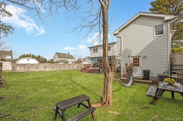 8 Alexander Avenue, Farmingdale, NY 11735