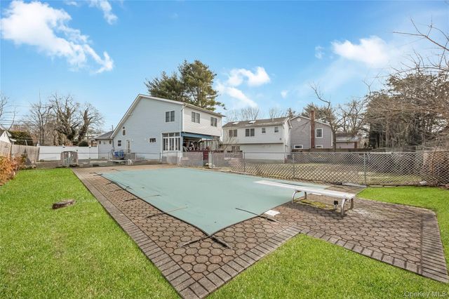 8 Alexander Avenue, Farmingdale, NY 11735