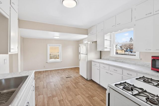 813 Jessamine Avenue E, Saint Paul, MN 55106