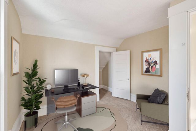 813 Jessamine Avenue E, Saint Paul, MN 55106