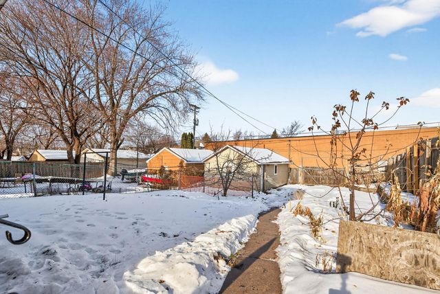 813 Jessamine Avenue E, Saint Paul, MN 55106