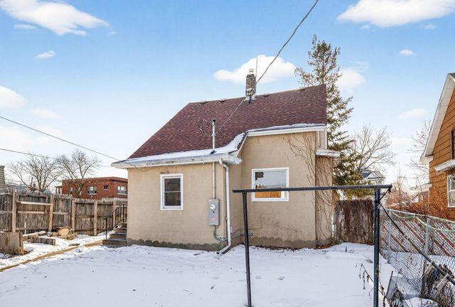 813 Jessamine Avenue E, Saint Paul, MN 55106