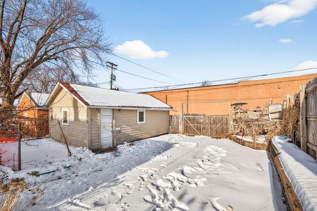 813 Jessamine Avenue E, Saint Paul, MN 55106