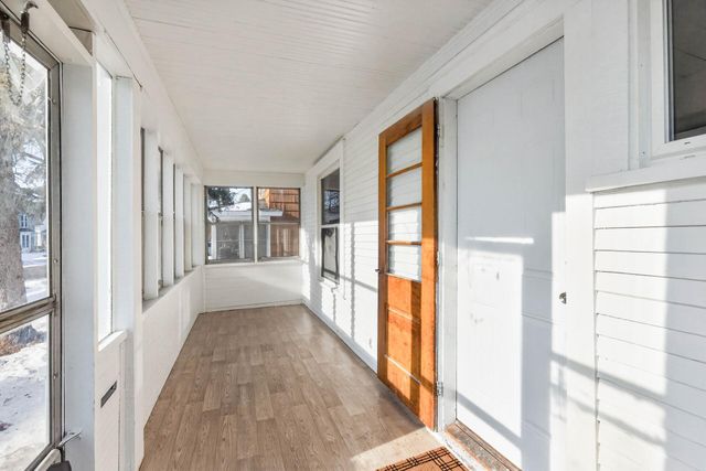 813 Jessamine Avenue E, Saint Paul, MN 55106