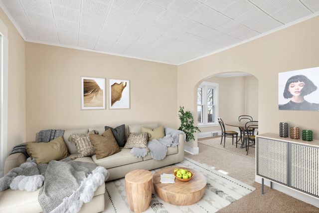 813 Jessamine Avenue E, Saint Paul, MN 55106