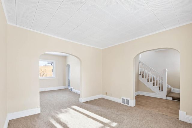 813 Jessamine Avenue E, Saint Paul, MN 55106