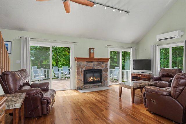 7 Daniels Road, Mendon, MA 01756