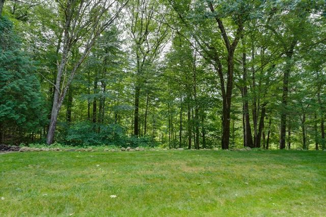 7 Daniels Road, Mendon, MA 01756
