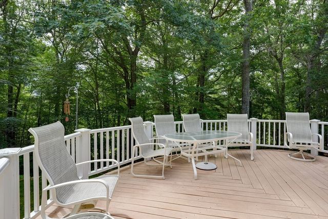 7 Daniels Road, Mendon, MA 01756