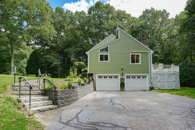 7 Daniels Road, Mendon, MA 01756