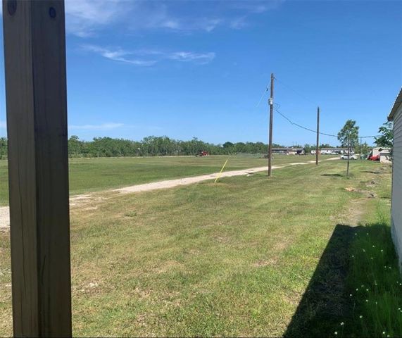 7942 Avenue C B, Santa Fe, TX 77510