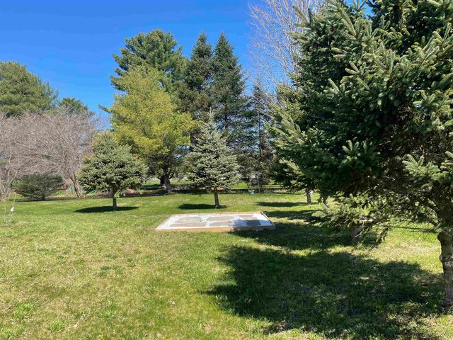 47 Little Brook Lane, Bristol, VT 05443