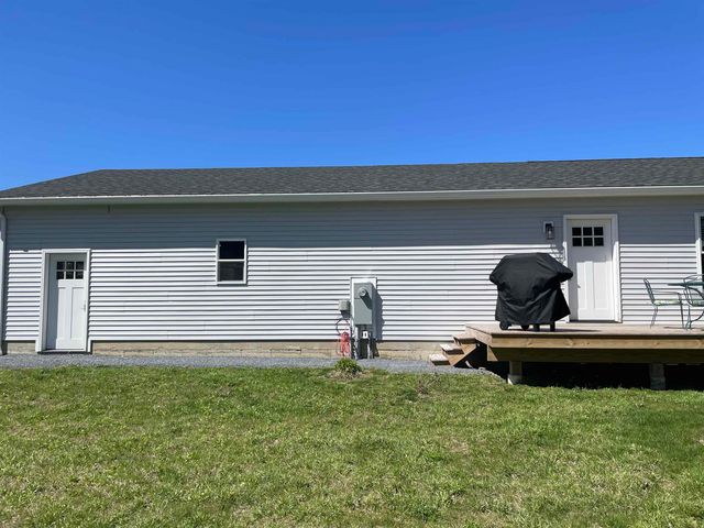 47 Little Brook Lane, Bristol, VT 05443