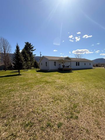47 Little Brook Lane, Bristol, VT 05443