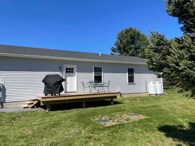 47 Little Brook Lane, Bristol, VT 05443