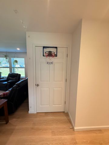 47 Little Brook Lane, Bristol, VT 05443