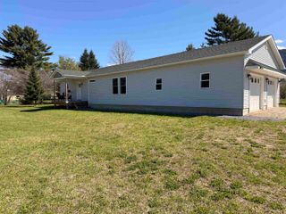 47 Little Brook Lane, Bristol, VT 05443