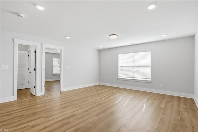 1302 Wharf Hill DR, Smithfield, VA 23430