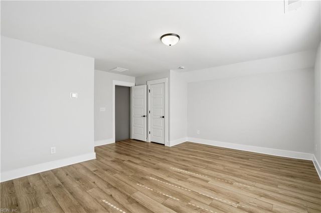 1302 Wharf Hill DR, Smithfield, VA 23430
