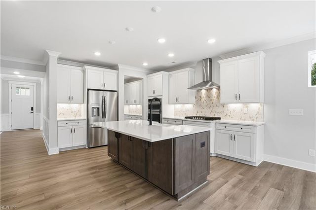 1302 Wharf Hill DR, Smithfield, VA 23430