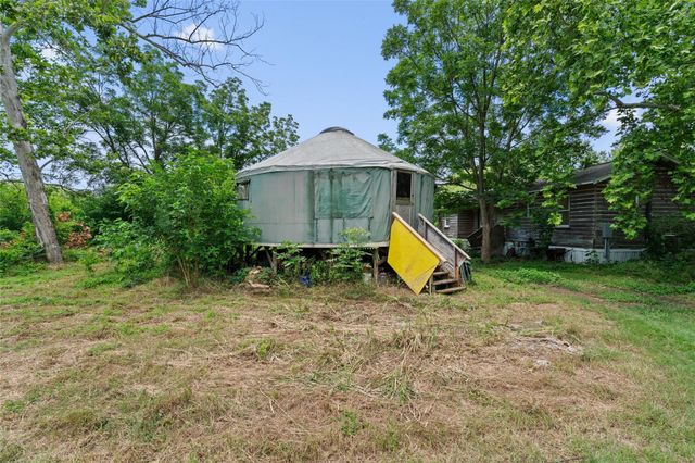 2400 Whirlaway DR, Del Valle, TX 78617