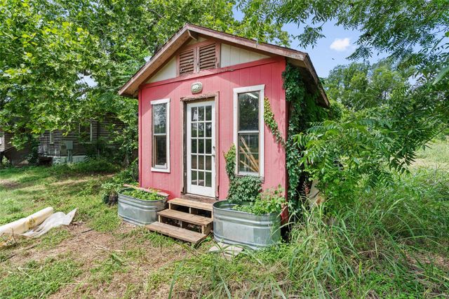 2400 Whirlaway DR, Del Valle, TX 78617