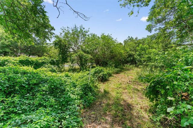2400 Whirlaway DR, Del Valle, TX 78617