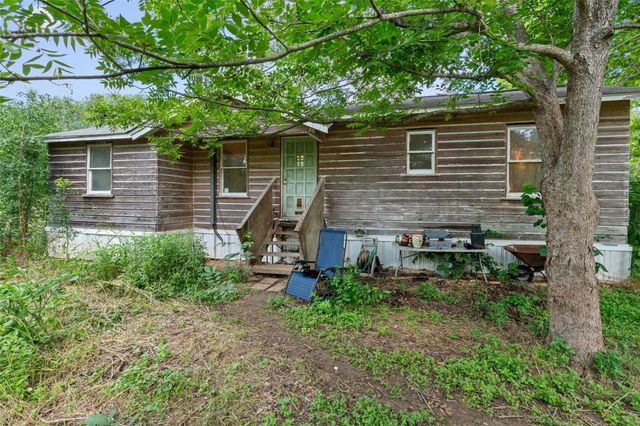 2400 Whirlaway DR, Del Valle, TX 78617