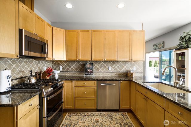 38206 Fawn Road NE, Hansville, WA 98340