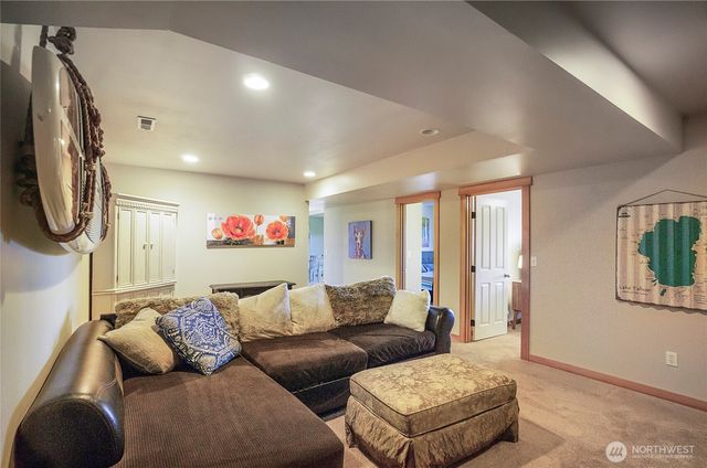 38206 Fawn Road NE, Hansville, WA 98340