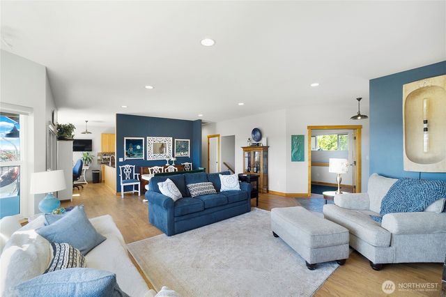 38206 Fawn Road NE, Hansville, WA 98340