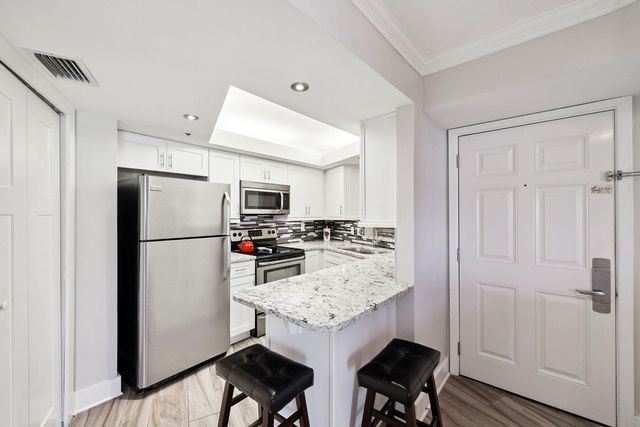 4208 Beachside Two Drive 208, Miramar Beach, FL 32550