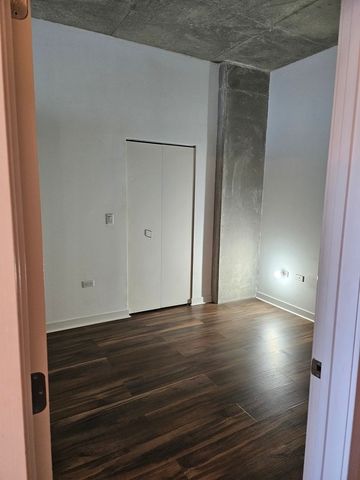 235 W Van Buren Street 2614, Chicago, IL 60607