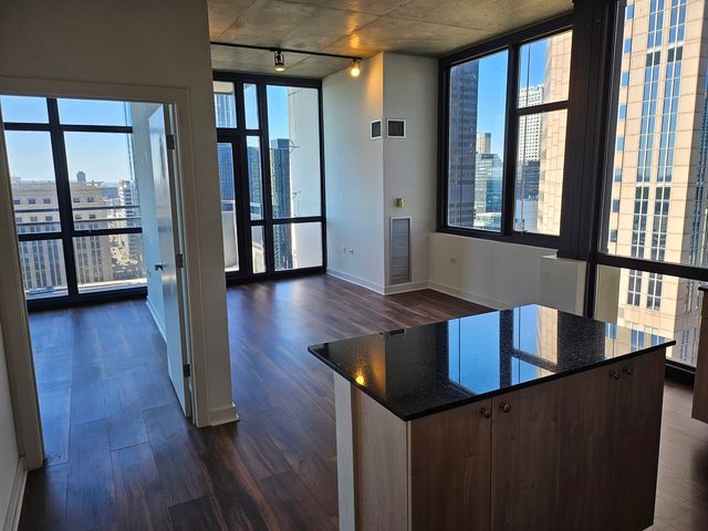 235 W Van Buren Street 2614, Chicago, IL 60607
