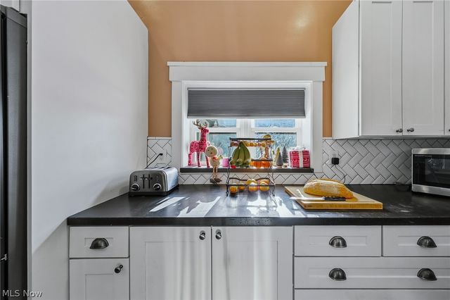 2430 S Hametown Road, Norton, OH 44203