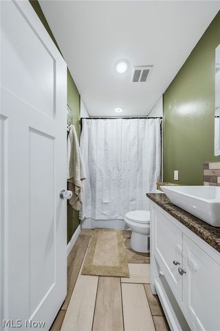 2430 S Hametown Road, Norton, OH 44203