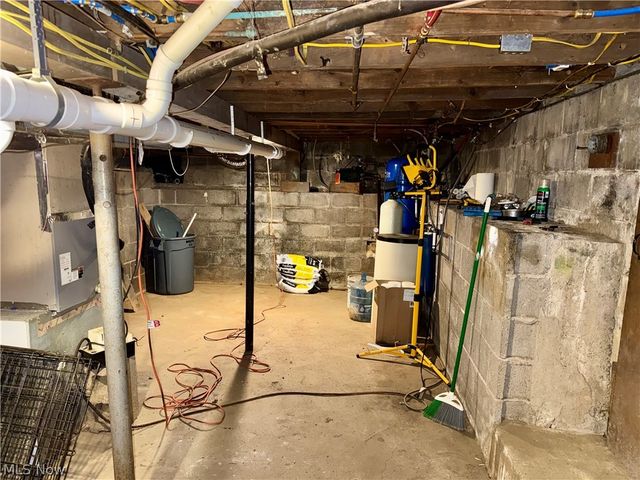 2430 S Hametown Road, Norton, OH 44203