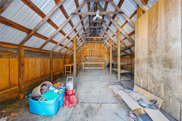 2430 S Hametown Road, Norton, OH 44203