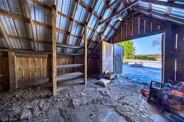 2430 S Hametown Road, Norton, OH 44203