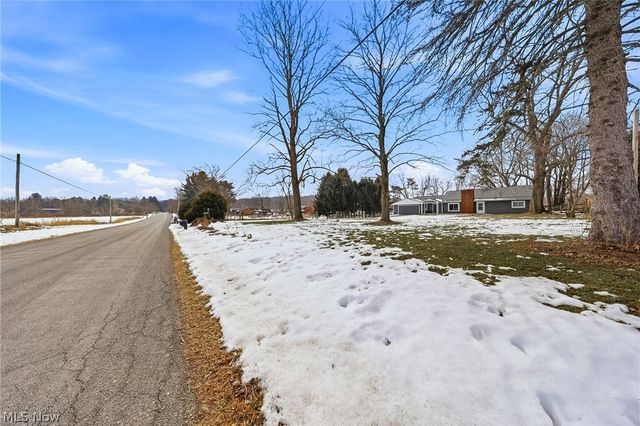 2430 S Hametown Road, Norton, OH 44203