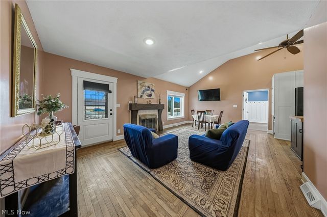 2430 S Hametown Road, Norton, OH 44203